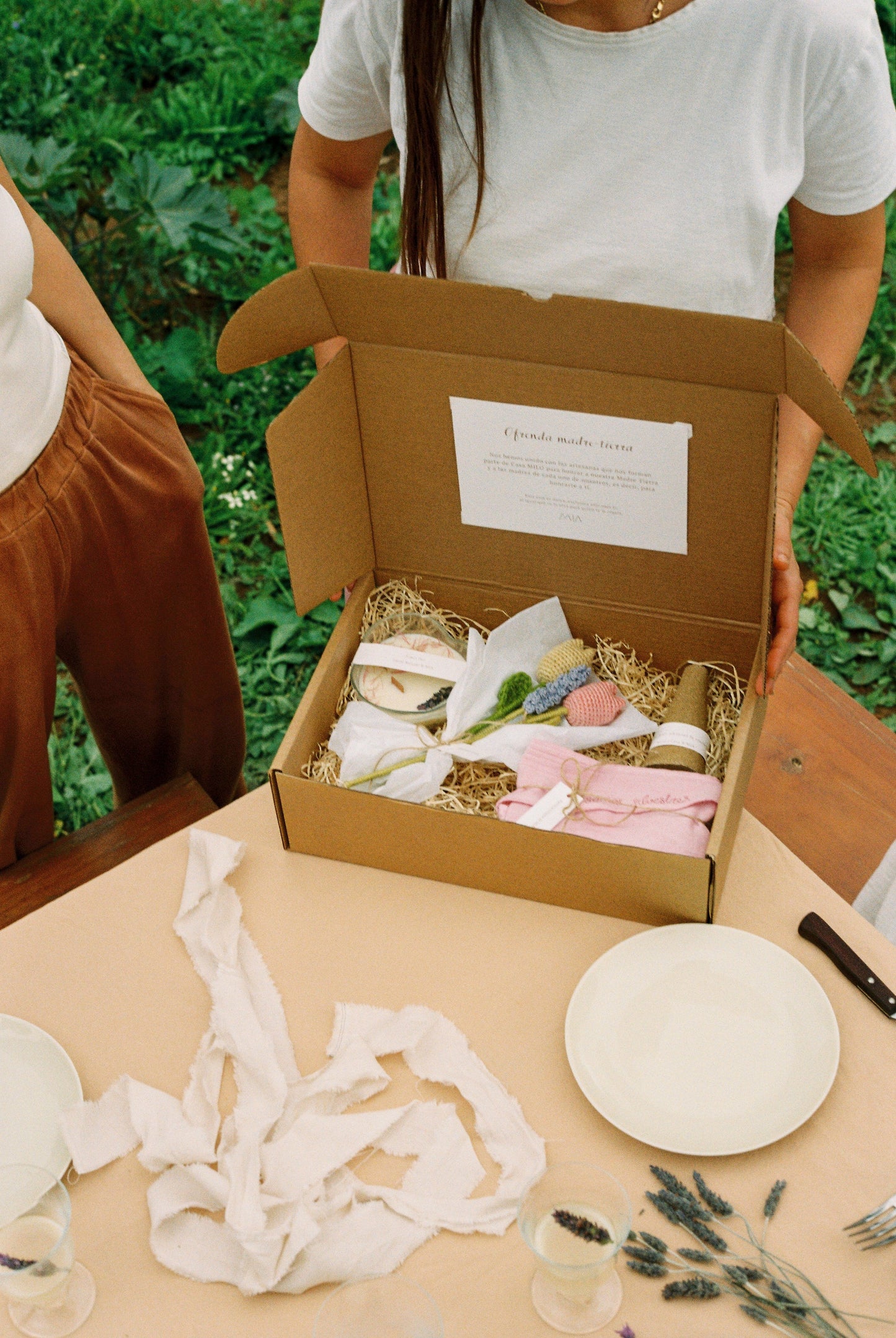 MIA Moda Regenerativa artesanía Caja Madre-Tierra