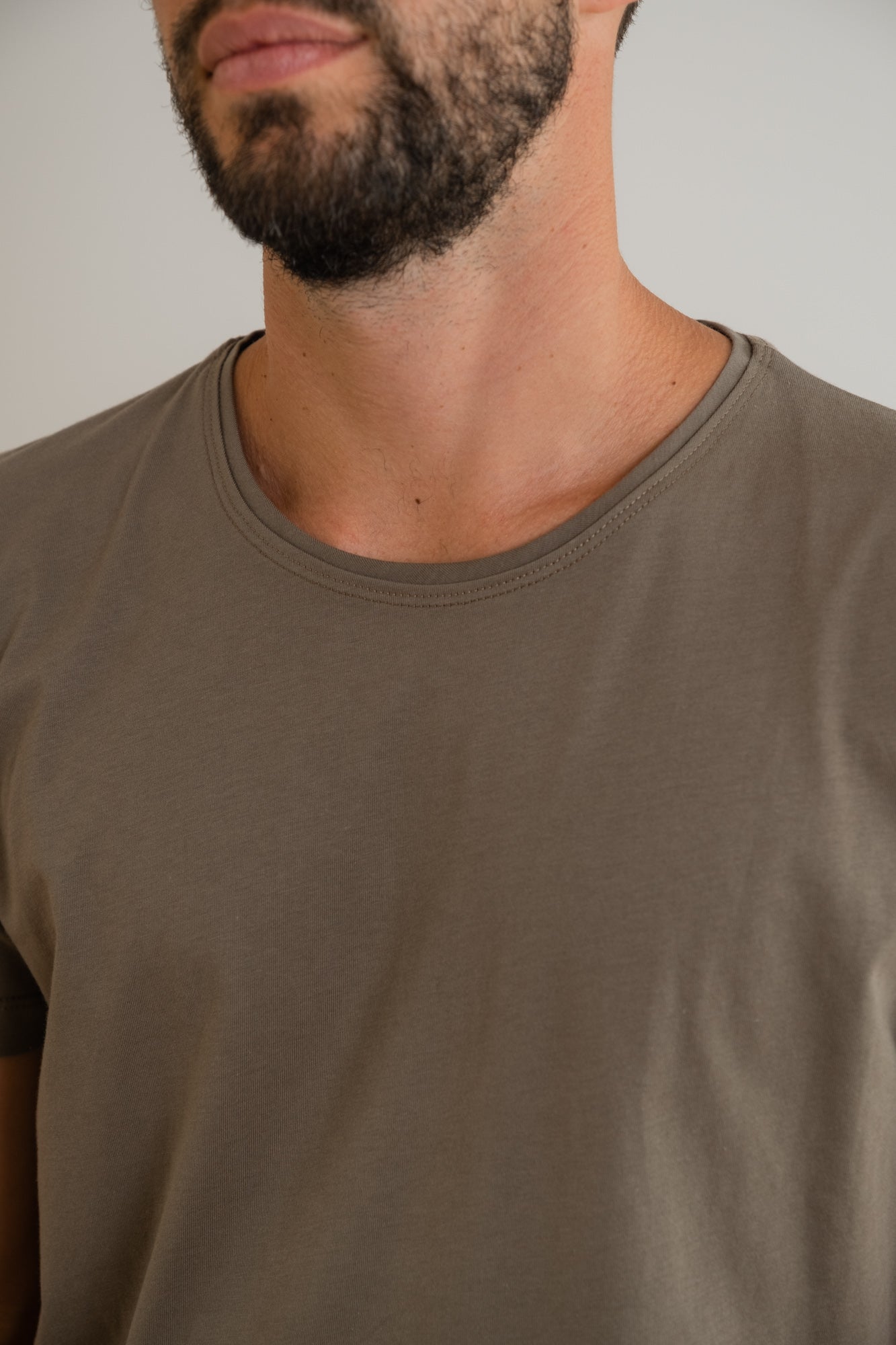 MIA Moda Regenerativa Camisetas Camiseta Esencial hombre - verde