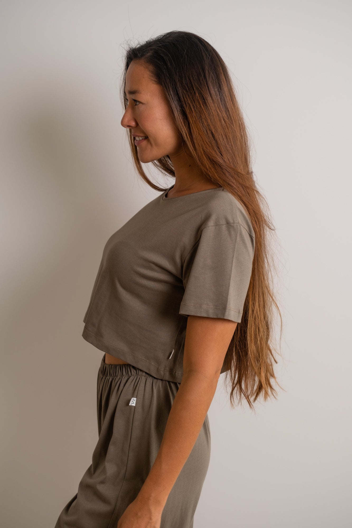 MIA Moda Regenerativa Camisetas M Camiseta Esencial crop - verde