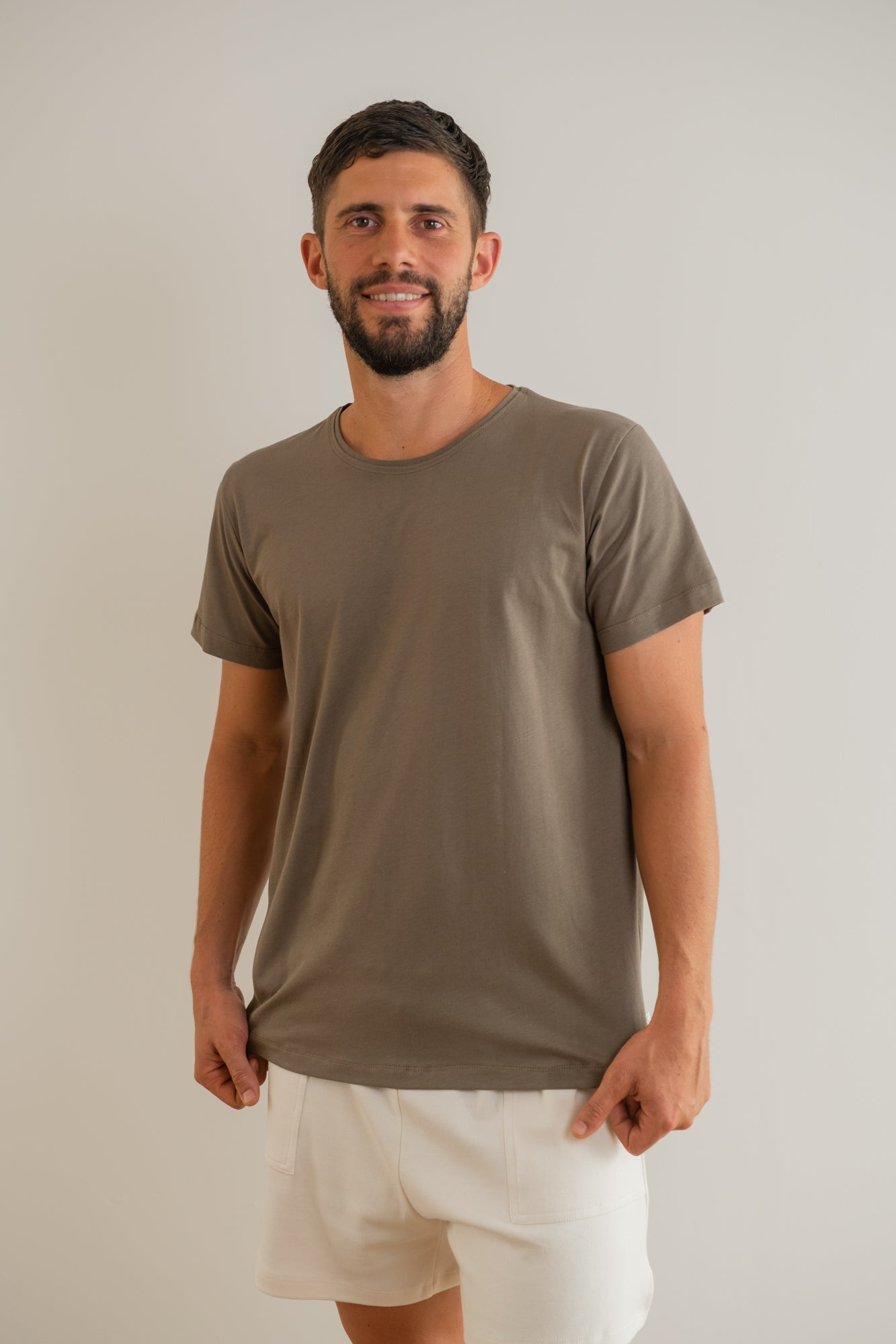 Camiseta Básica Hombre [moda sostenible Canaria] – MIA Moda Regenerativa