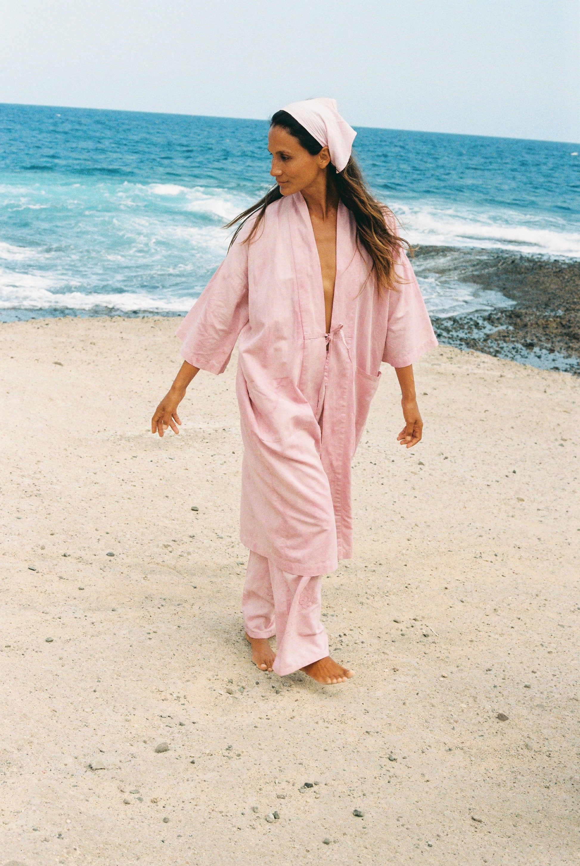 MIA Moda Regenerativa Kimono cochinilla / unitalla Kimono Amanecer lino